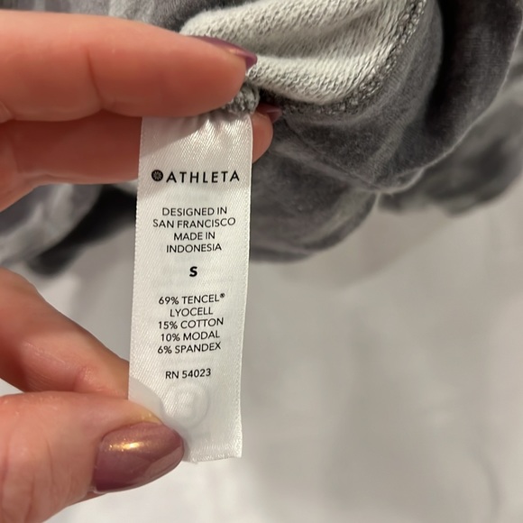 Athleta balance crewneck sweatshirt light gray camo print - Picture 5 of 7